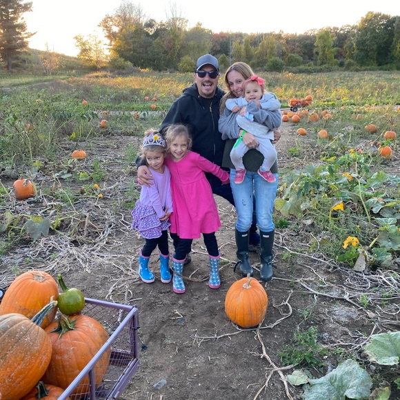 Meet your Posher, Julie - Picture 1 of 1